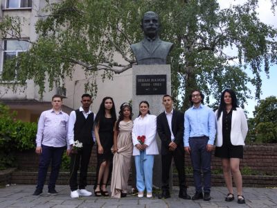 На добър час, дванадесетокласници! 3